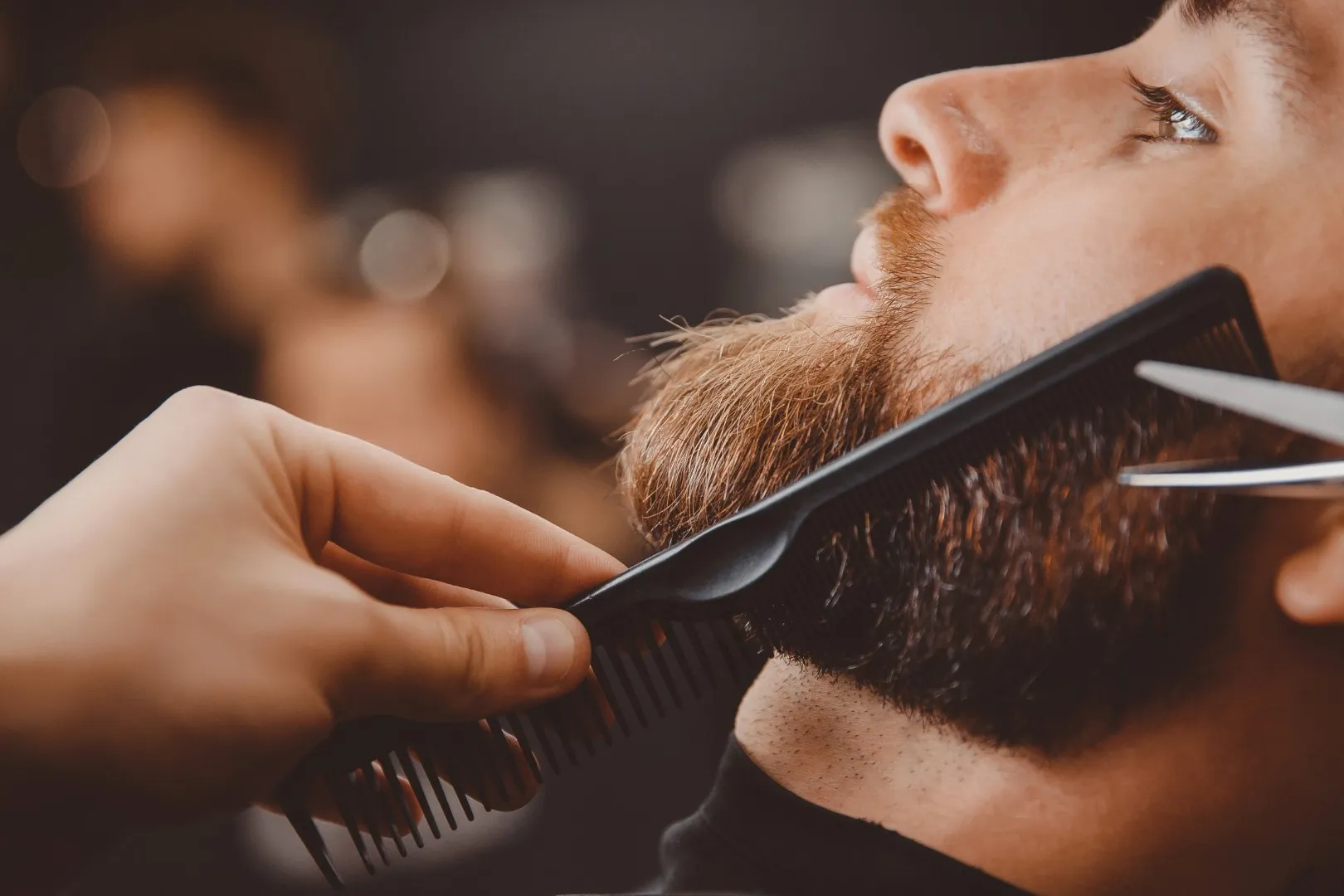 Barbe-ciseaux-peigne
