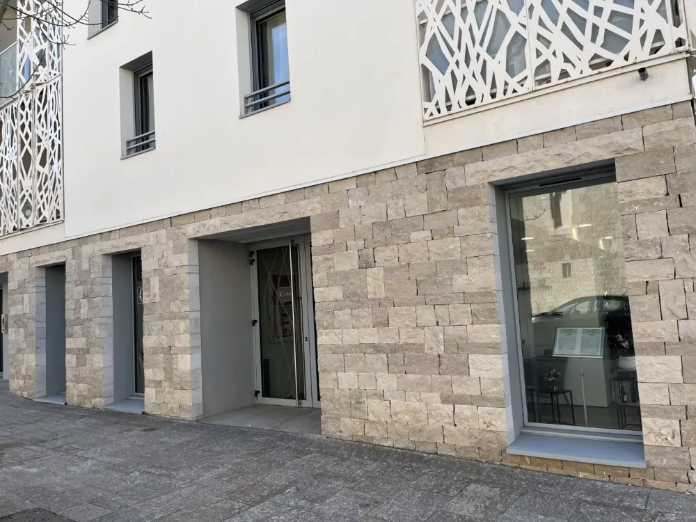 salon-coiffure-extérieur-entreewebp