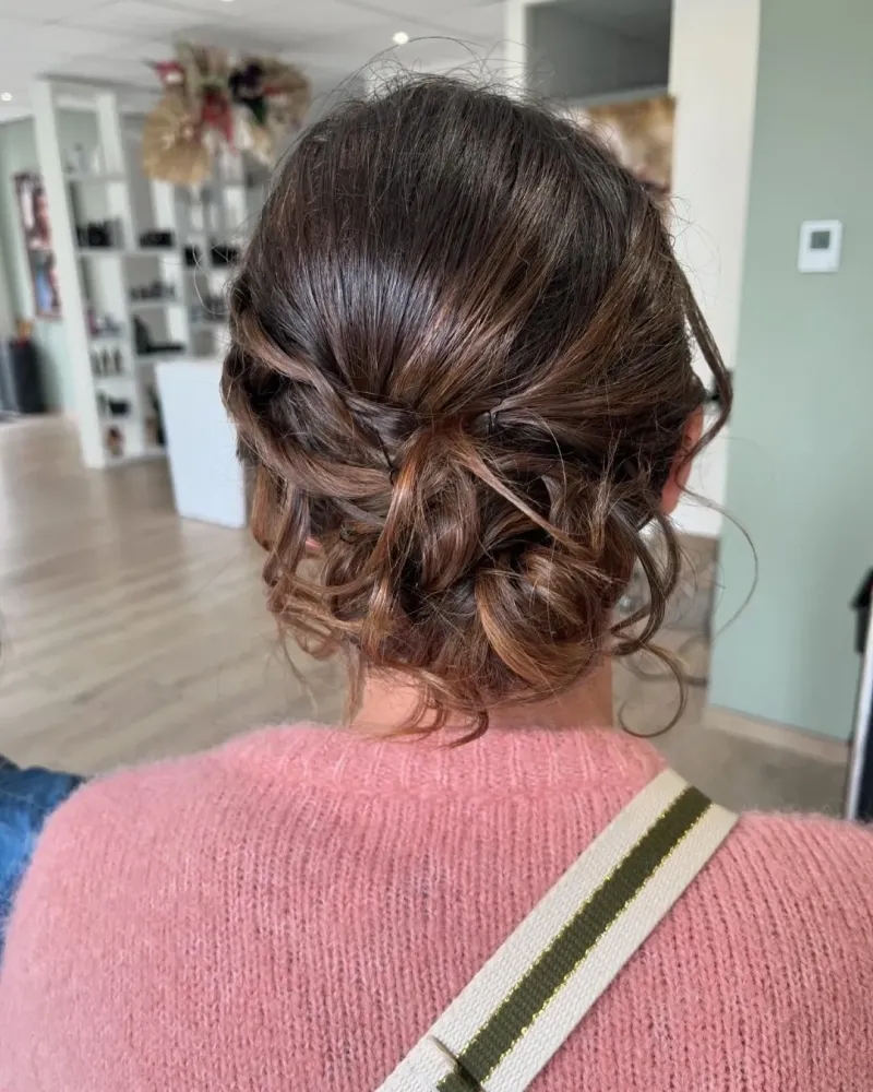 Coupe-femme-chignon
